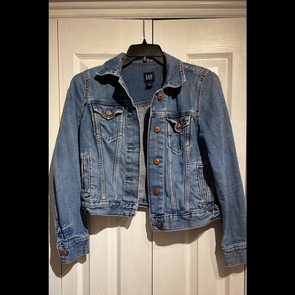 Gap jean jacket size small